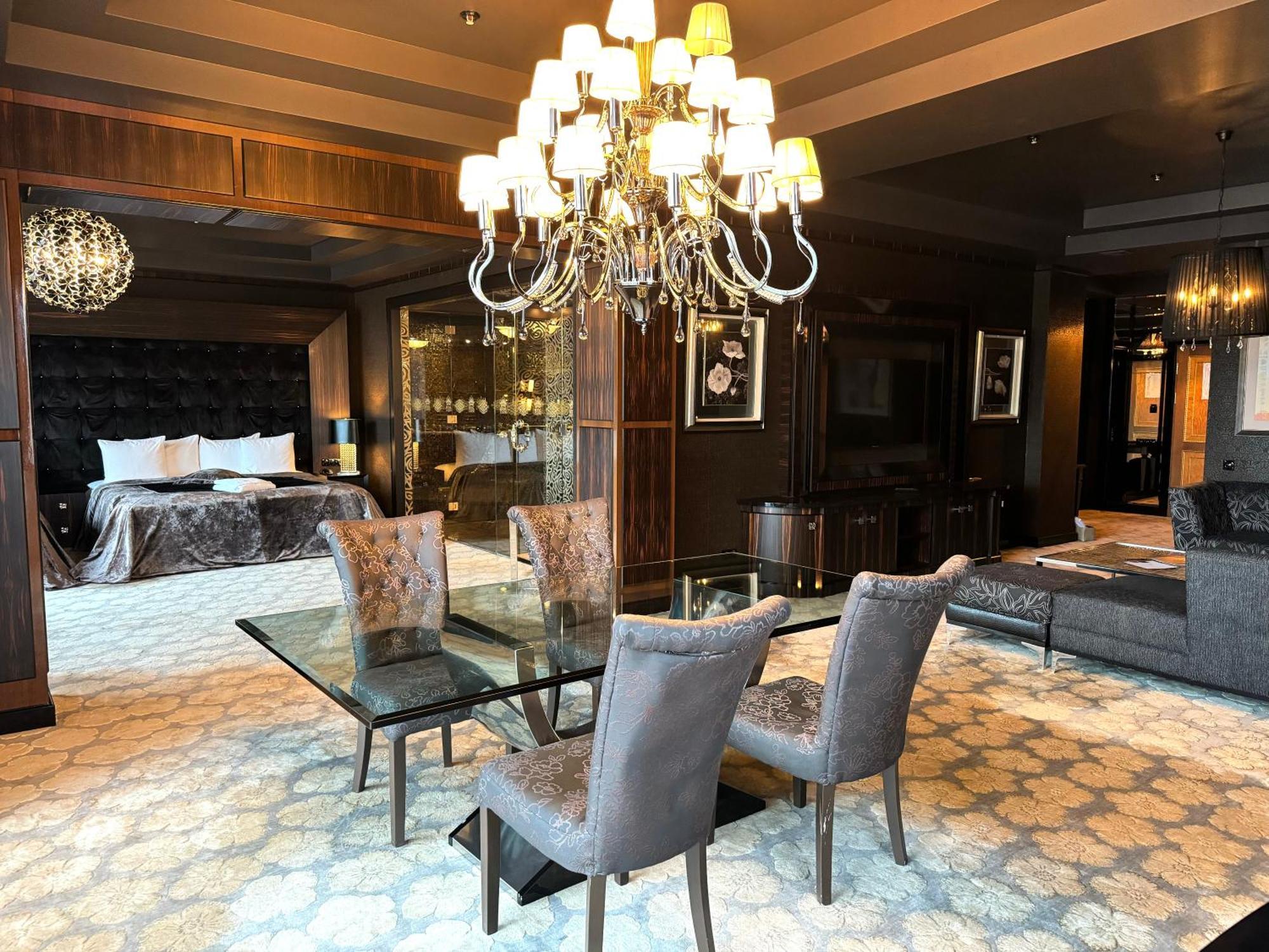Royal Spa & Hotel Resort Рига Стая снимка
