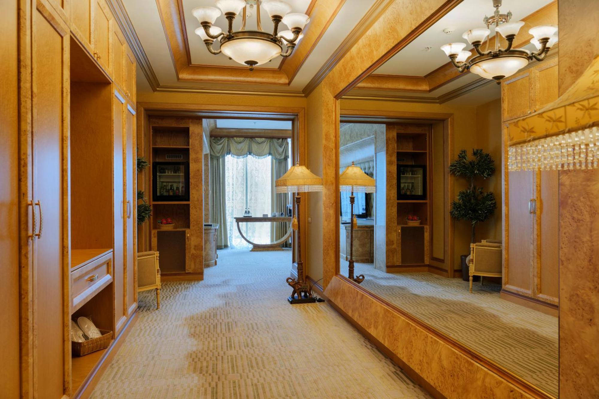Royal Spa & Hotel Resort Рига Стая снимка