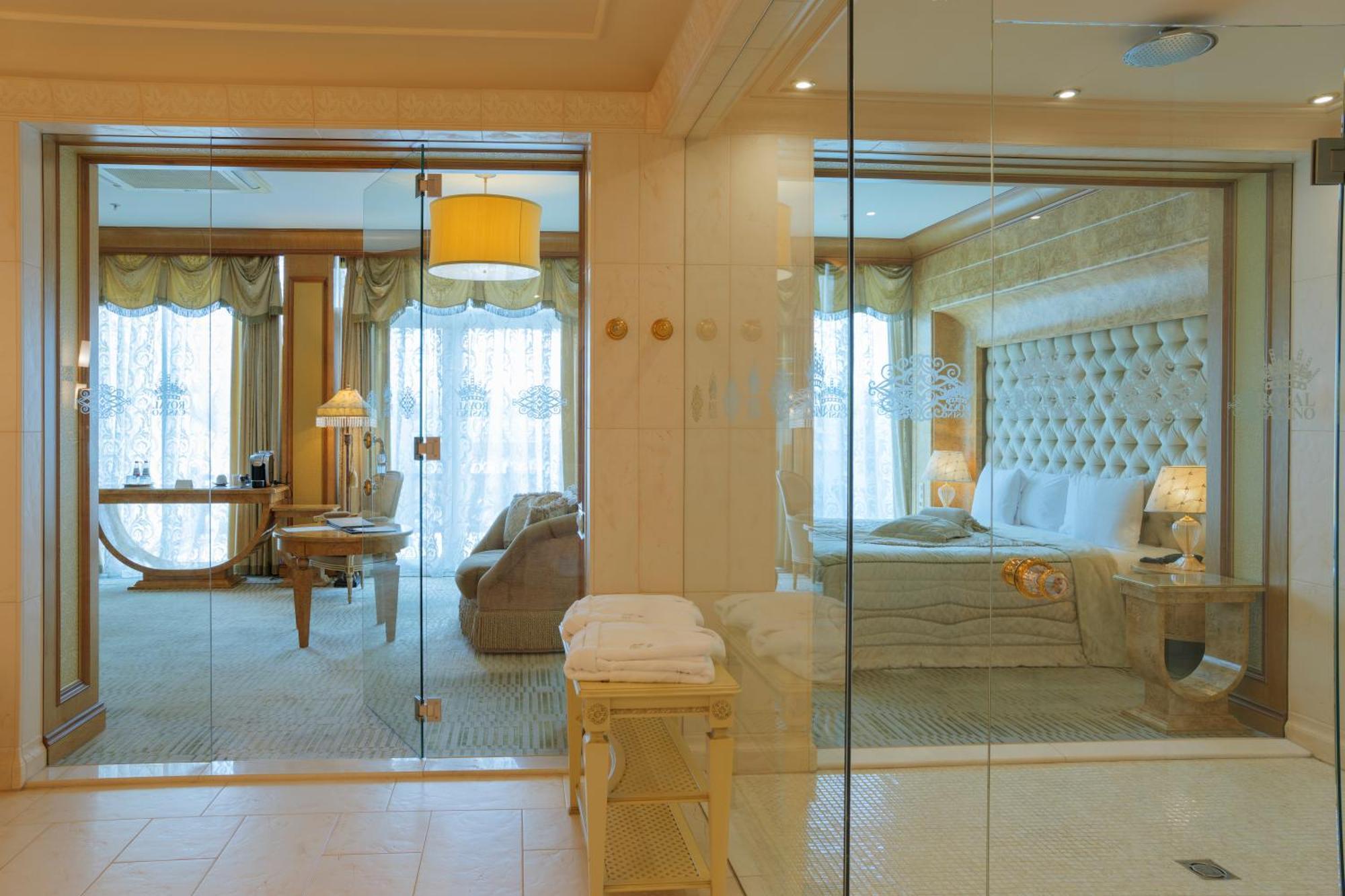 Royal Spa & Hotel Resort Рига Стая снимка